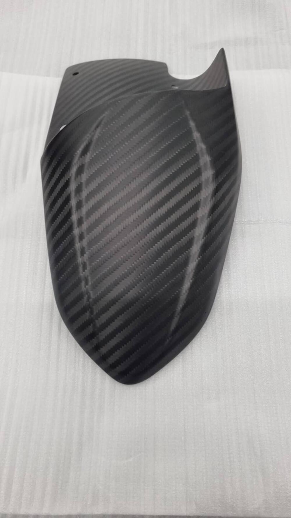 Parafango posteriore carbonio MV Agusta 3 cilindri (6)