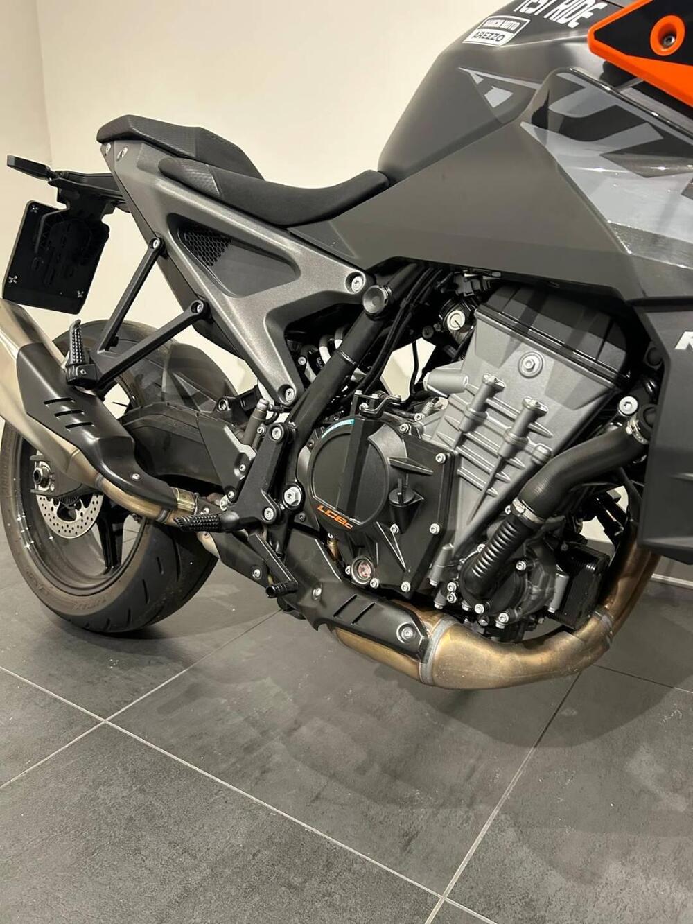 KTM 990 Duke (2024 - 26) (4)