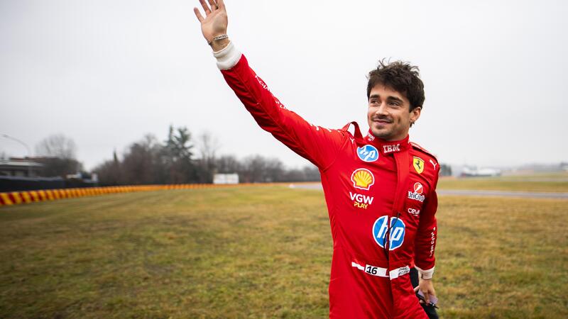 F1. Ferrari, l&rsquo;attenzione ora &egrave; tutta per Lewis Hamilton. E se invece fosse l&rsquo;anno di Charles Leclerc?