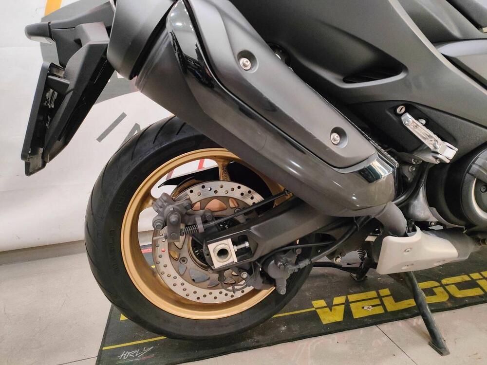 Yamaha T-Max 560 Tech Max (2020) (7)