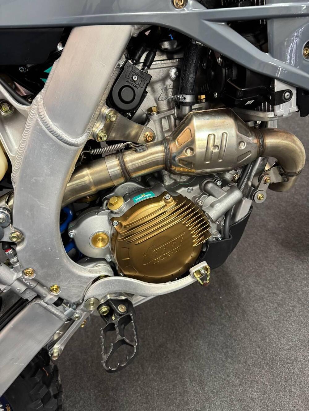 Tm Moto EN 300 ES Fi 4T (2026) (5)