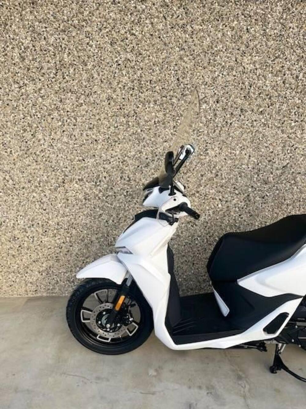 Voge Sfida SR16 125 (2025) (2)