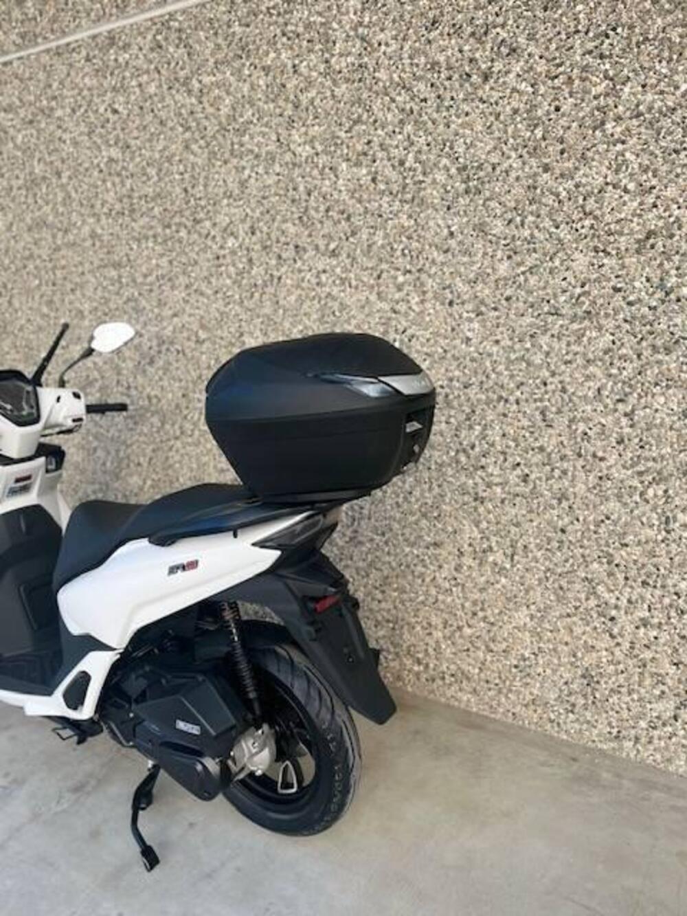 Voge Sfida SR16 125 (2025) (5)