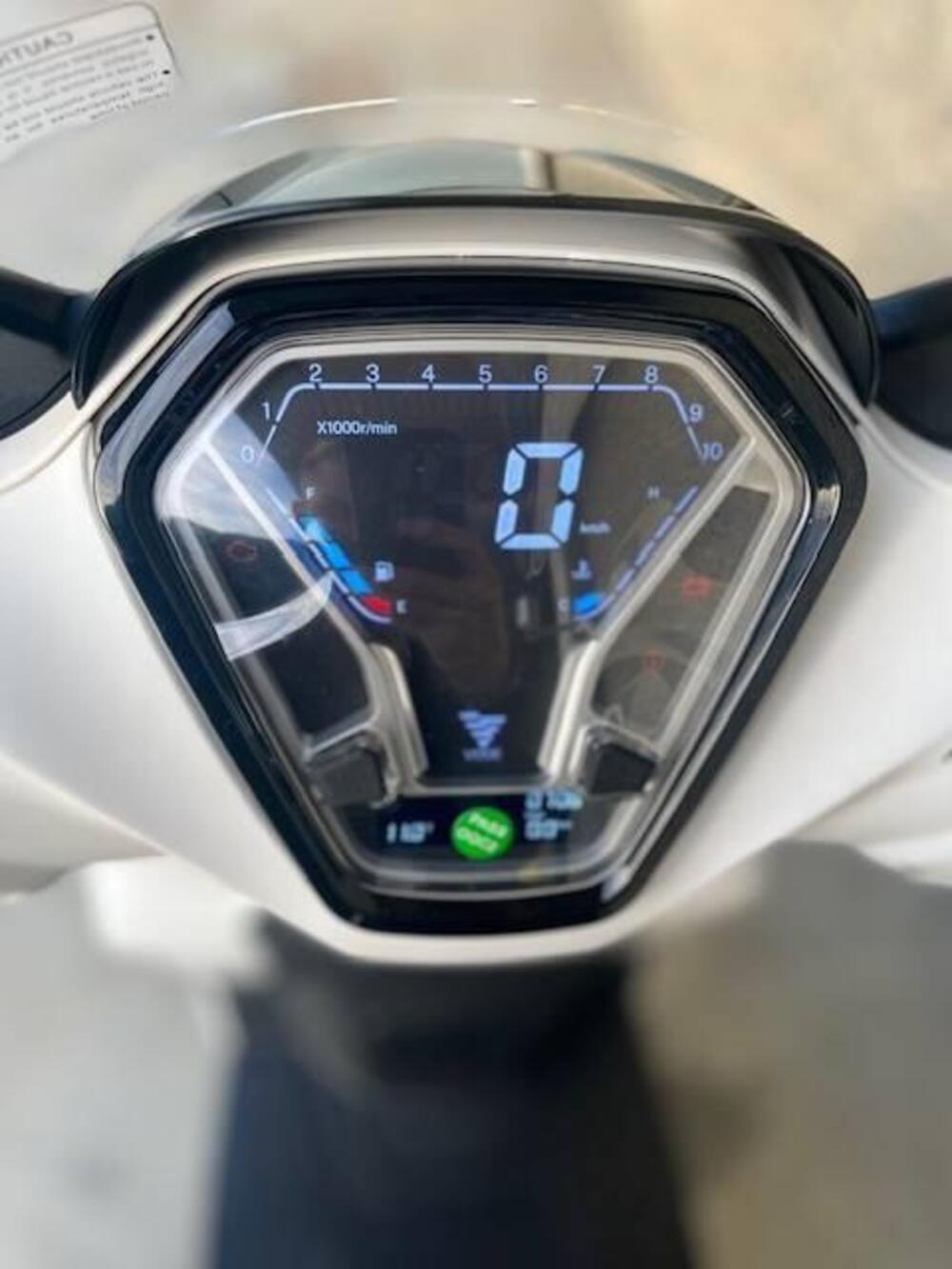 Voge Sfida SR16 125 (2025) (8)