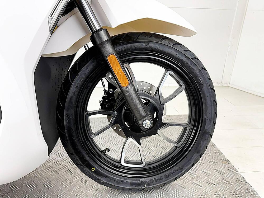 Voge Sfida SR16 125 (2025) (8)