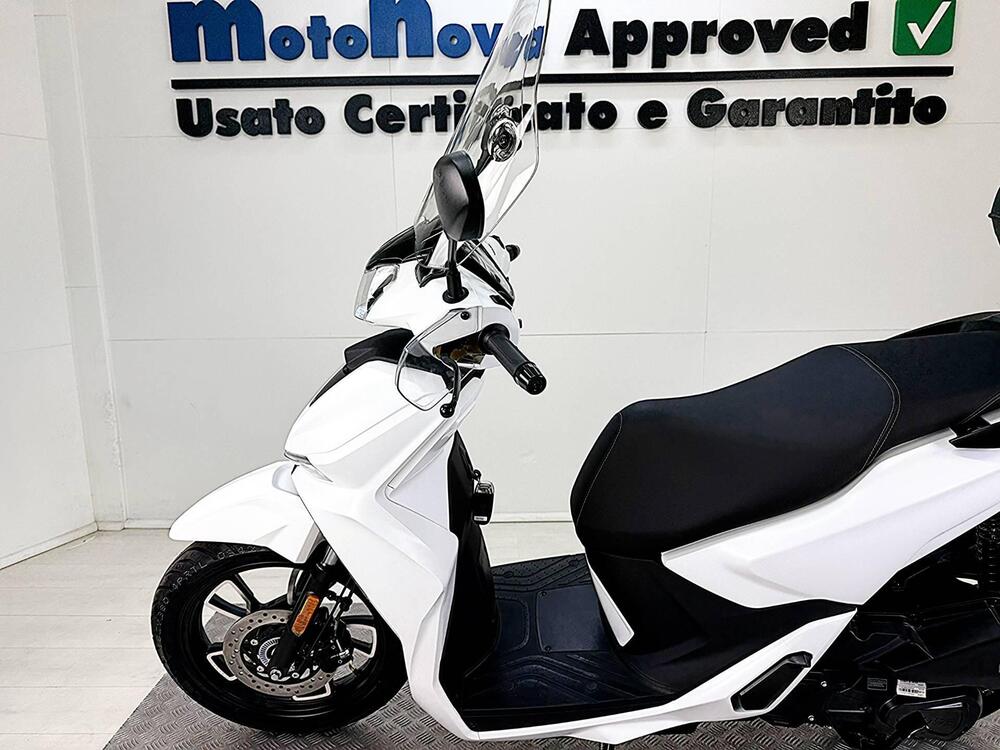 Voge Sfida SR16 125 (2025) (13)