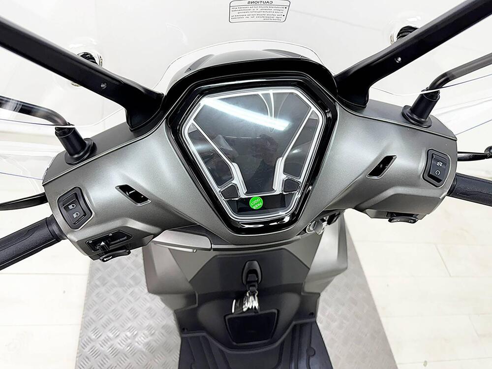 Voge Sfida SR16 125 (2025 - 26) (17)