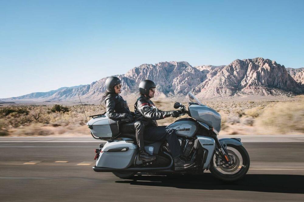 Indian Roadmaster 1834 Powerplus Dark Horse (2025) (11)