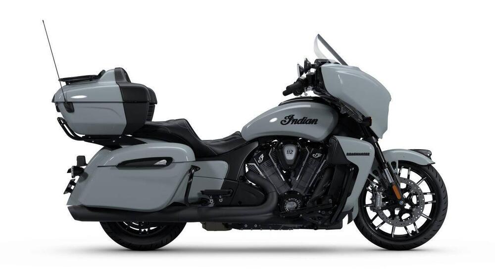 Indian Roadmaster 1834 Powerplus Dark Horse (2025) (6)