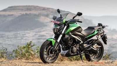 Bajaj Dominar 400 2025: aggiornamento dotazioni e dashboard