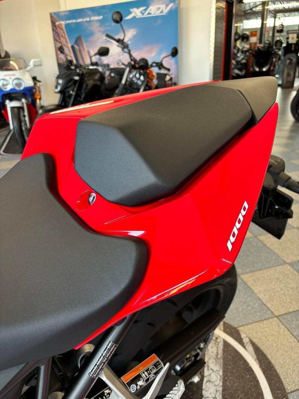 Honda CB 1000 Hornet (2025) (6)