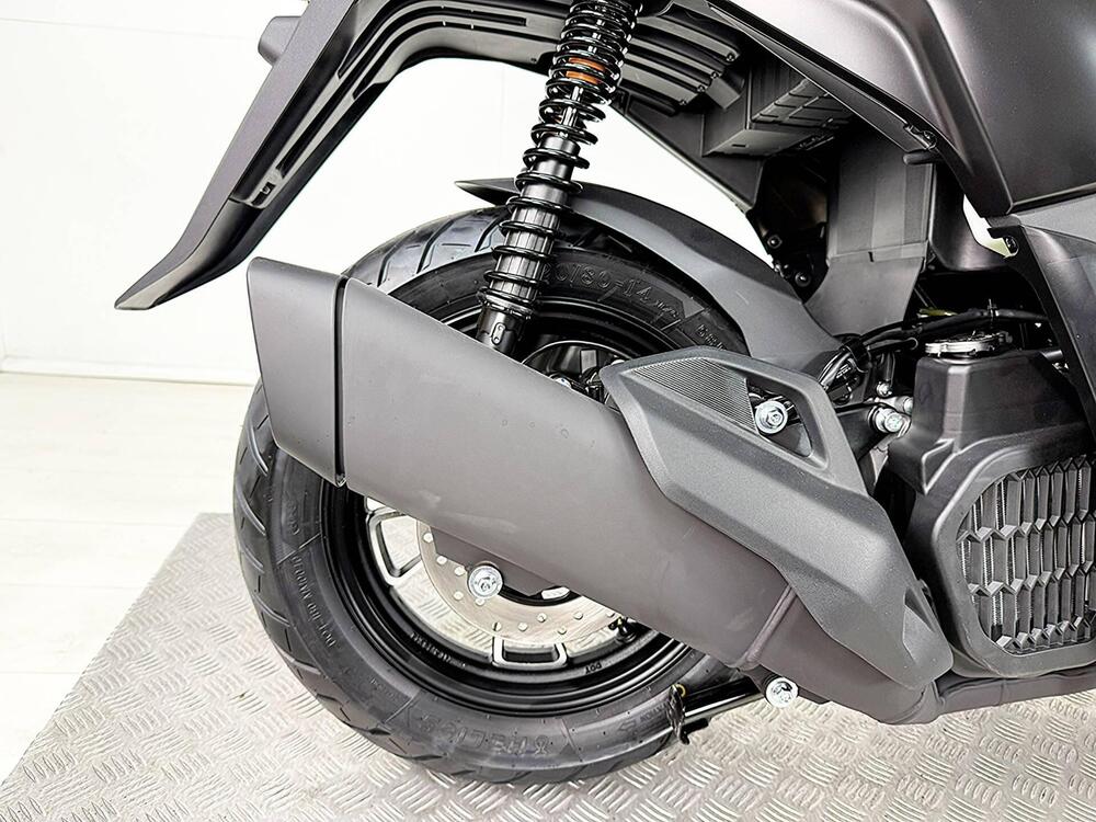 Voge Sfida SR16 125 (2025) (5)