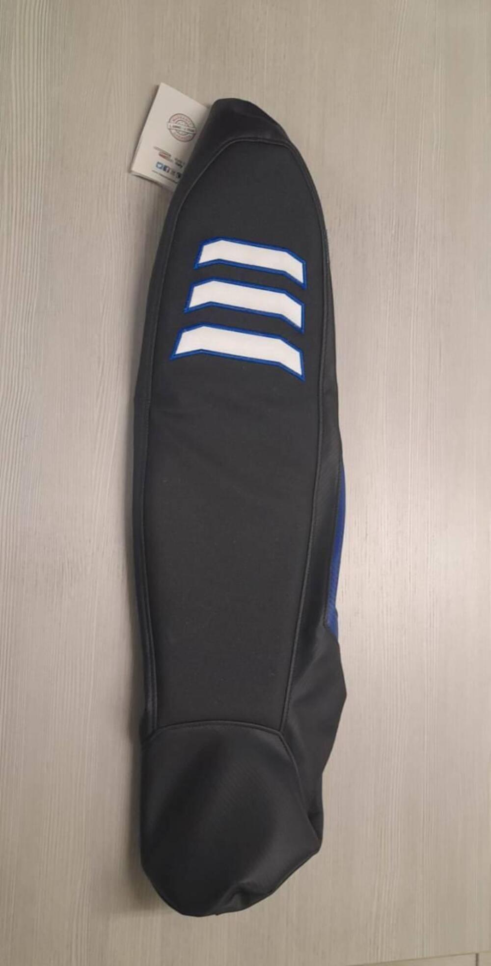 Rivestimento sella compatibile Yamaha Tenere 700 ( Tappezzeria Italia (2)