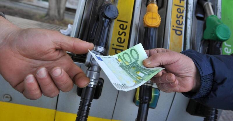 Carburanti in Italia: 11 cent in pi&ugrave; della media Europea, tasse troppo alte