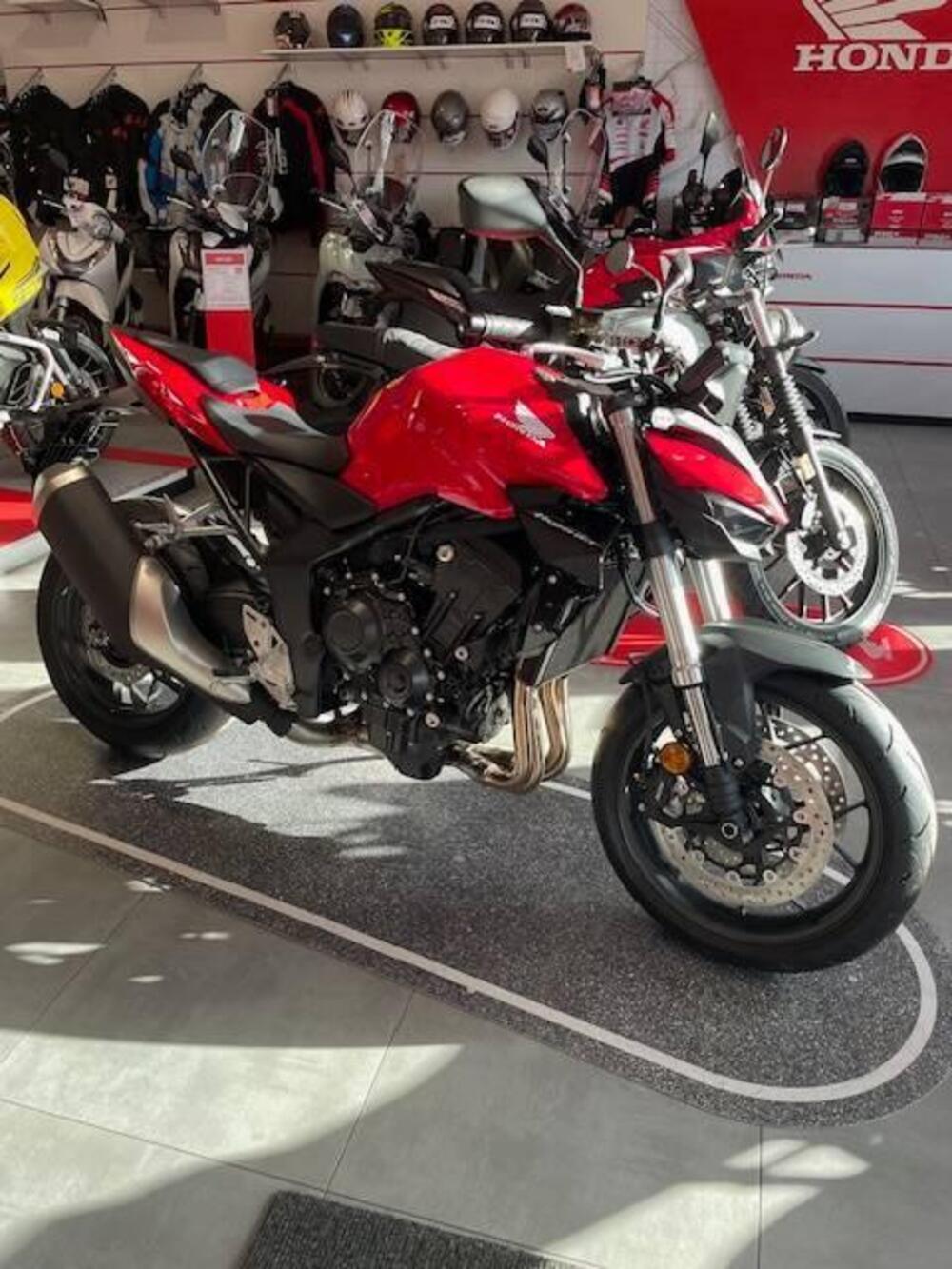 Honda CB 1000 Hornet (2025) (3)