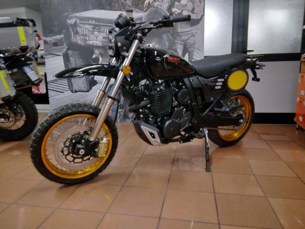 Swm Silver Vase 650 (2025 - 26)