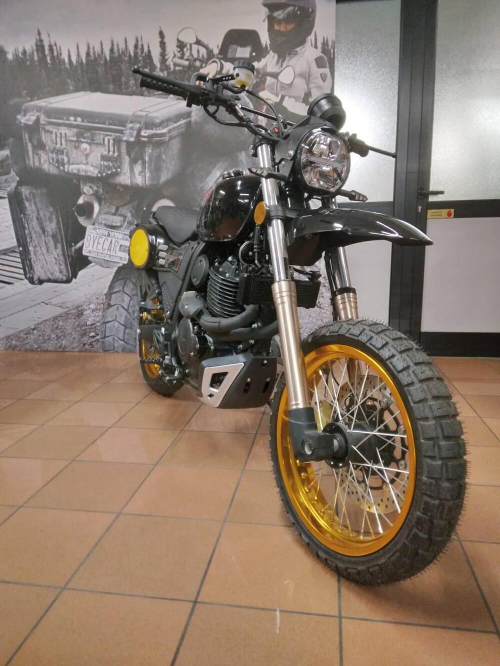 Swm Silver Vase 650 (2025 - 26) (3)