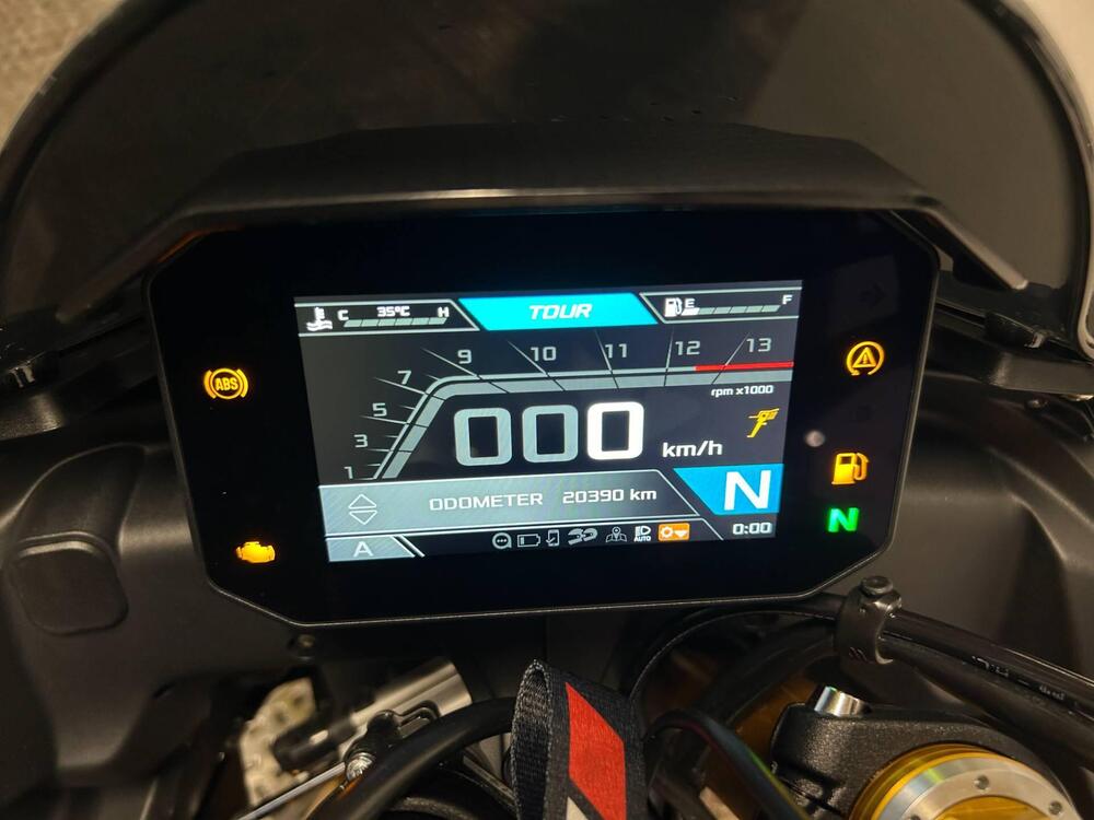 Aprilia Tuono V4 Factory (2021 - 24) (4)