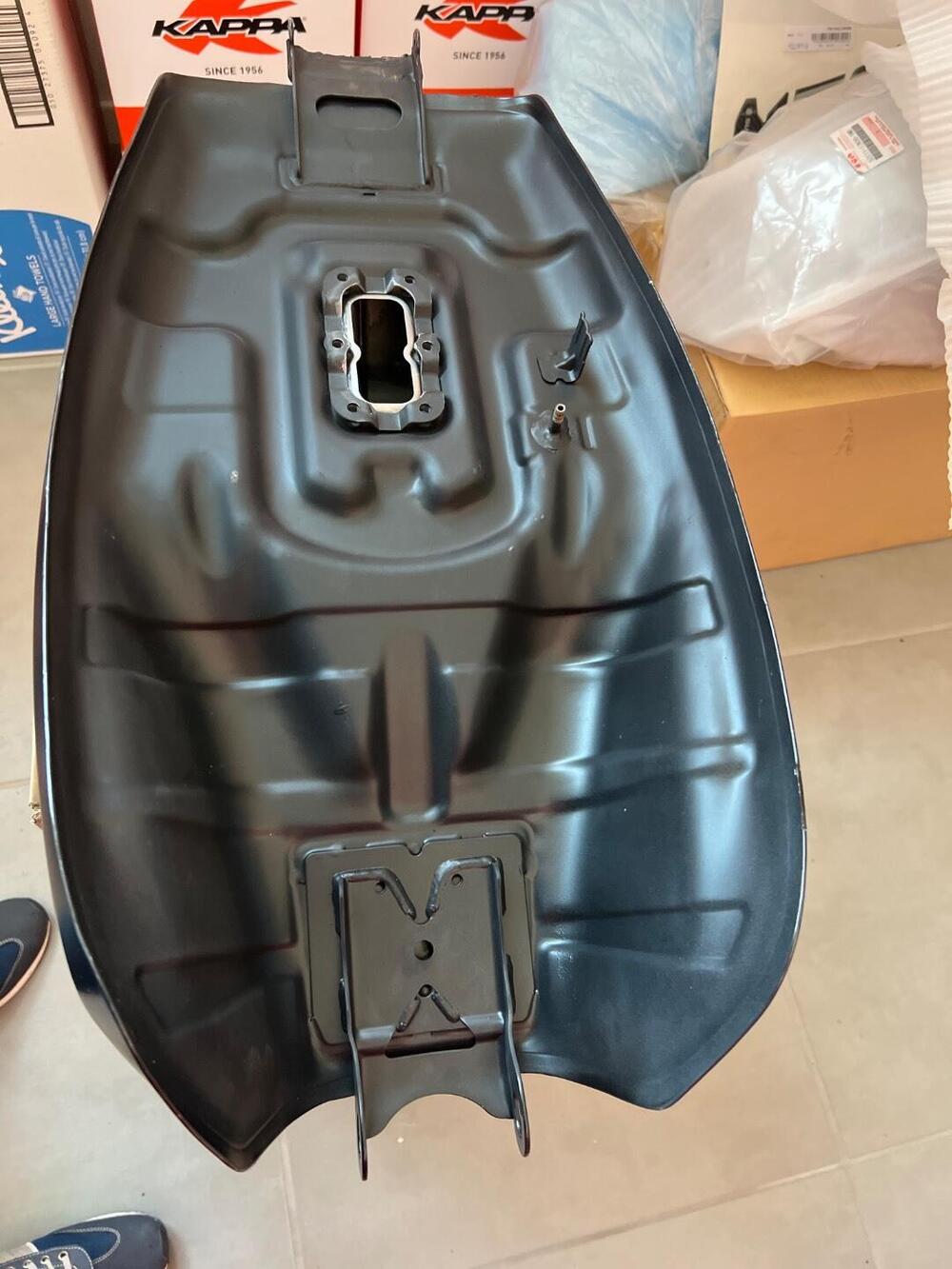 Serbatoio Brixton Crossfire 500 nuovo (5)