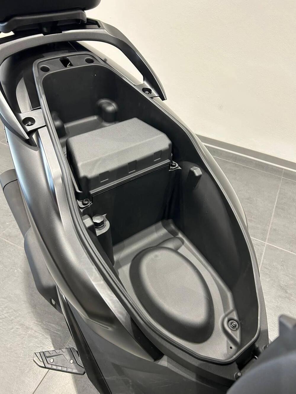 Voge Sfida SR16 125 (2025 - 26) (7)