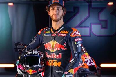 MotoGP 2025. Enea Bastianini: "Tra Ducati e KTM niente paragoni. La convivenza tra Marc Marquez e Pecco Bagnaia? Non catastrofica, ma le battaglie in pista possono cambiare le cose" [VIDEO]