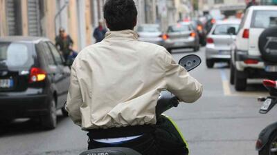 No casco, no benzina. Ecco l'ultima proposta del Governo greco