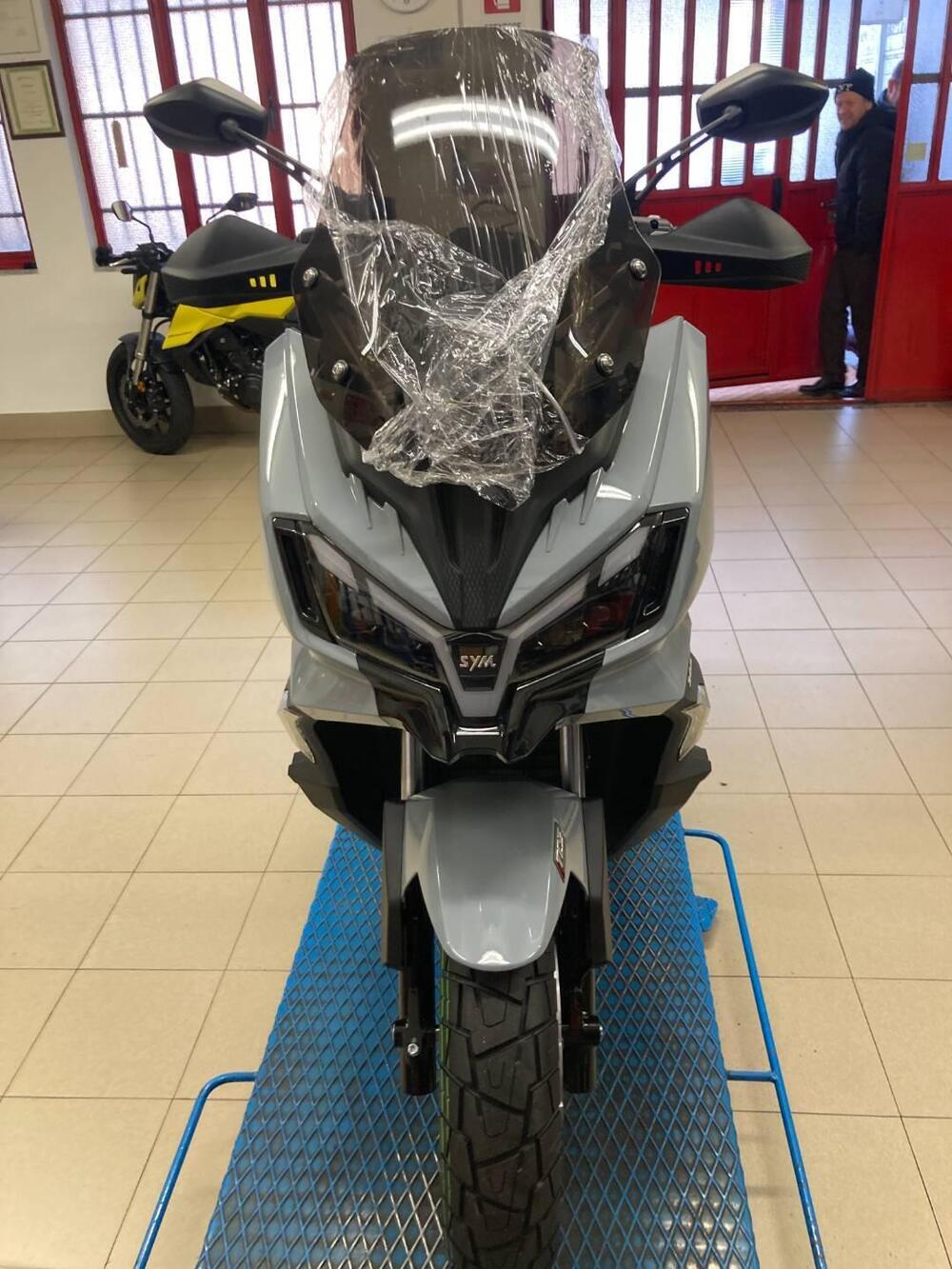 Sym ADX 300 (2024 - 25) (4)