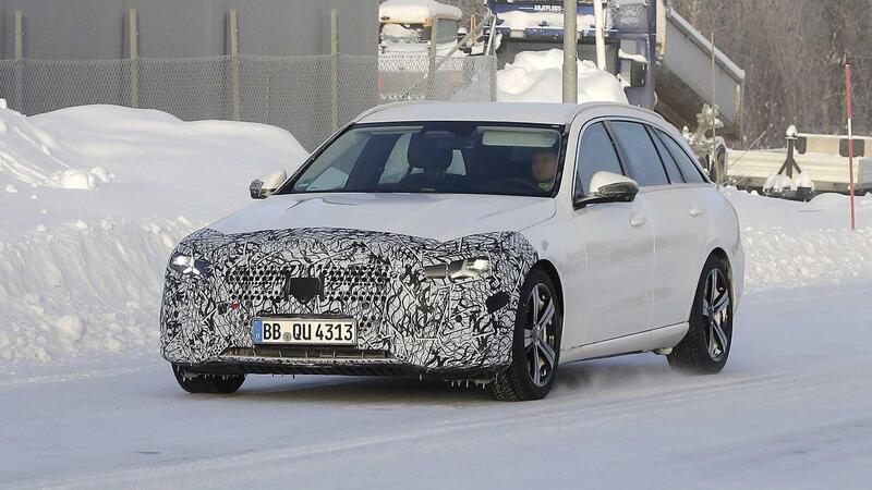 Mercedes Classe C: nel 2026 arriva il facelift che la rende ancora pi&ugrave; raffinata [Foto Spia]