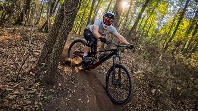 Leggerezza estrema: quando l'enduro diventa magia. Il nostro TEST della Trek Slash+ 9.7 [VIDEO]