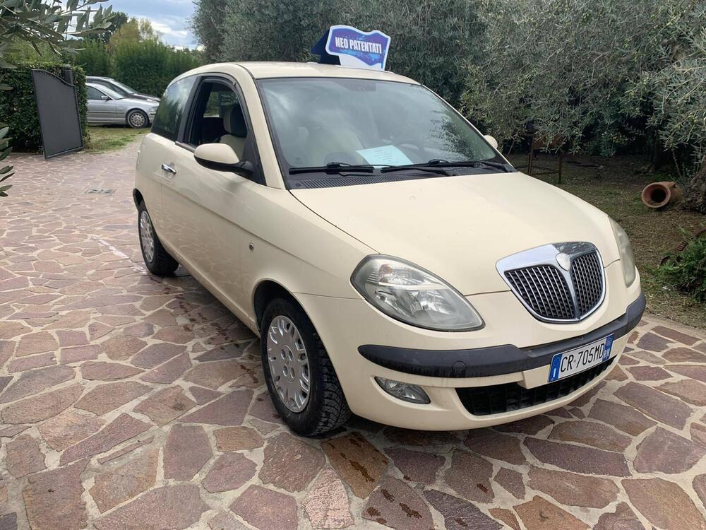 Lancia Ypsilon usata a Rimini (3)