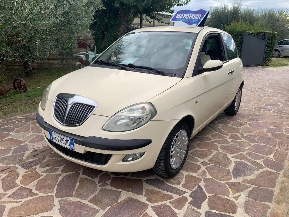 Lancia Ypsilon usata a Rimini (7)