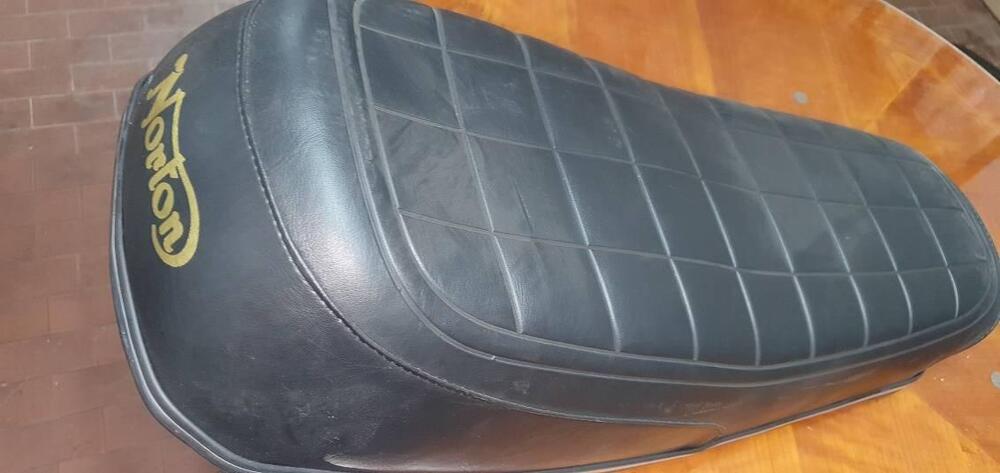 SELLA MOTO NORTON COMMANDO (2)