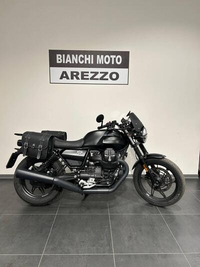 Moto Guzzi V7 Stone (2021 - 24) usata