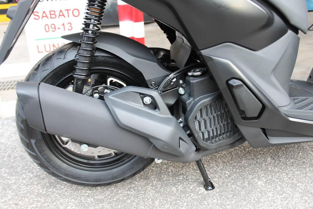 Voge Sfida SR16 125 (2025) (6)