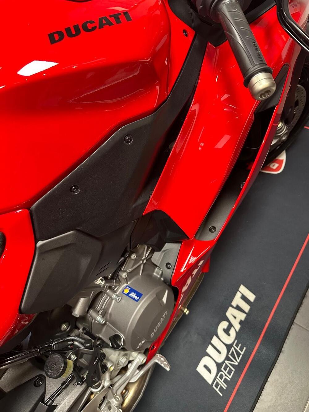 Ducati Panigale V2 S (2025) (5)