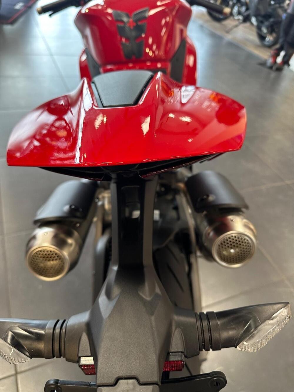 Ducati Panigale V2 S (2025) (8)