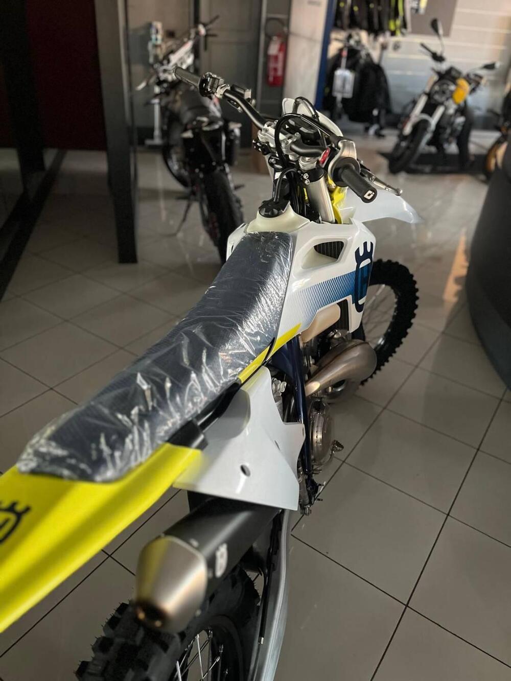 Husqvarna TE 300 (2024) (3)