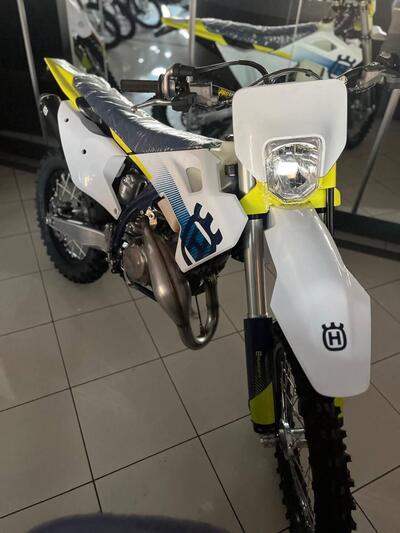 Husqvarna TE 300 (2024) nuova