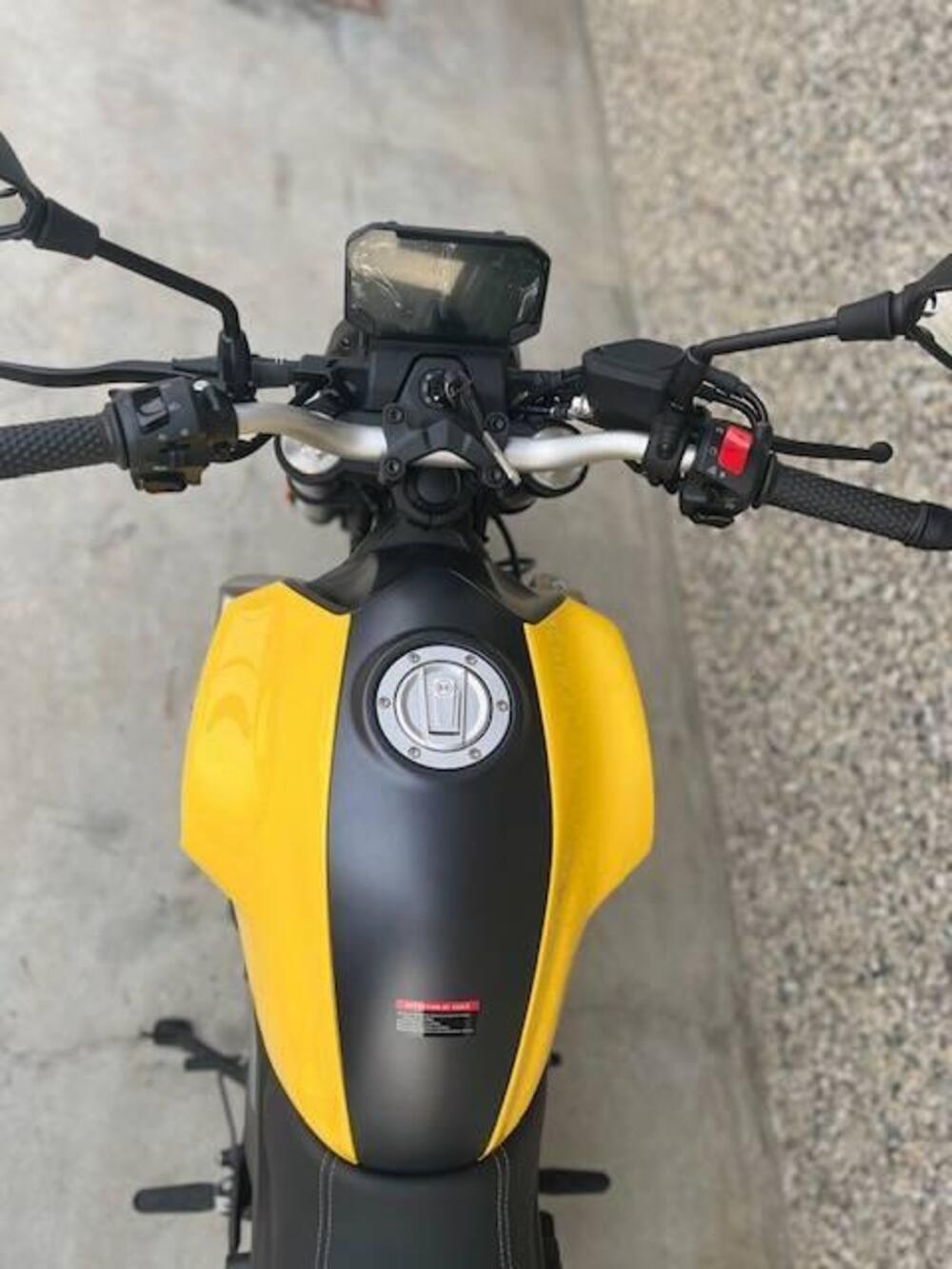 Voge Trofeo 350AC (2022 - 25) (7)