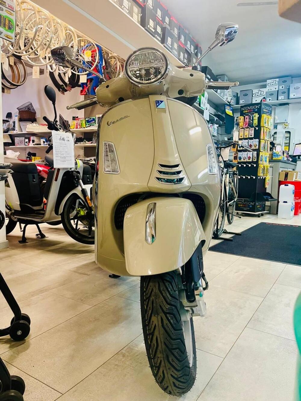 Vespa GTS 310 (2025) (3)