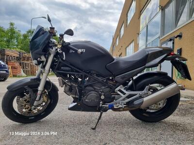 Ducati Monster 900 Dark I.E. (1999 - 02) usata