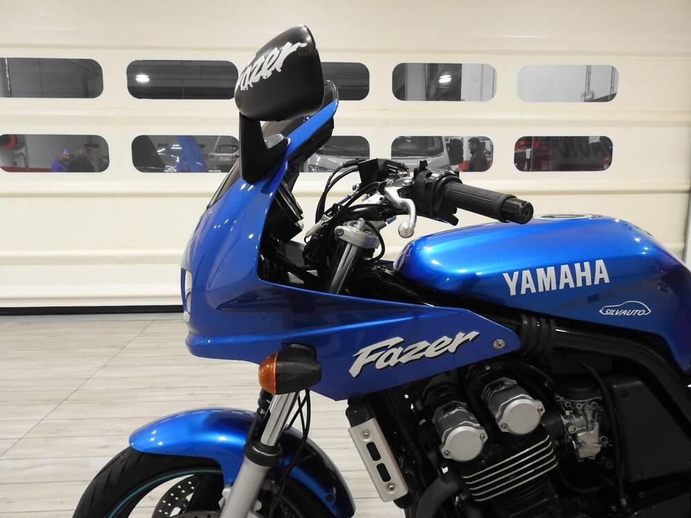 Yamaha FZ6 FAZER 95CV (10)