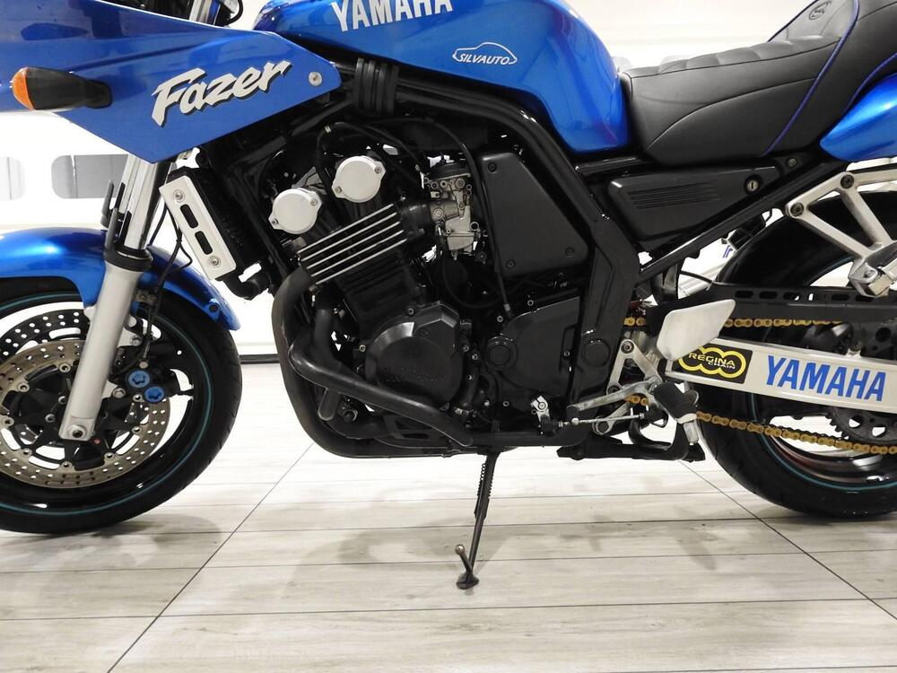Yamaha FZ6 FAZER 95CV (12)