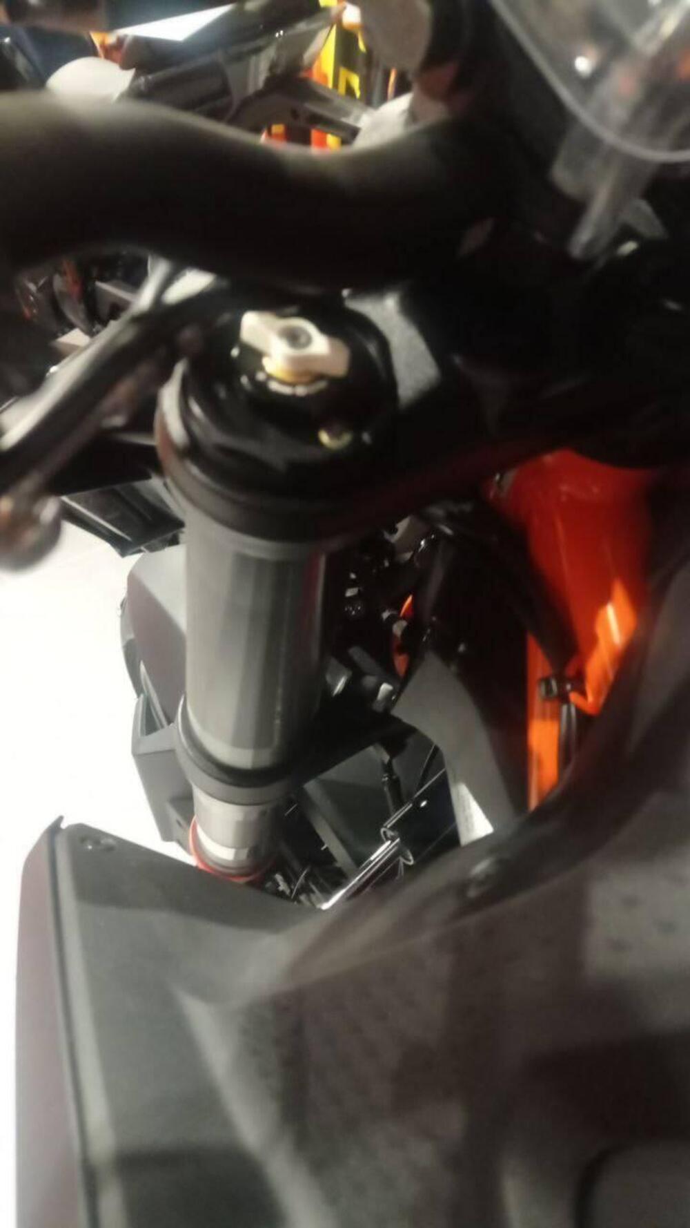KTM 1390 Super Duke R (2024 - 26) (4)