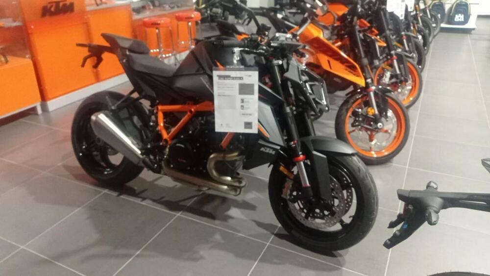 KTM 1390 Super Duke R (2024 - 26) (2)