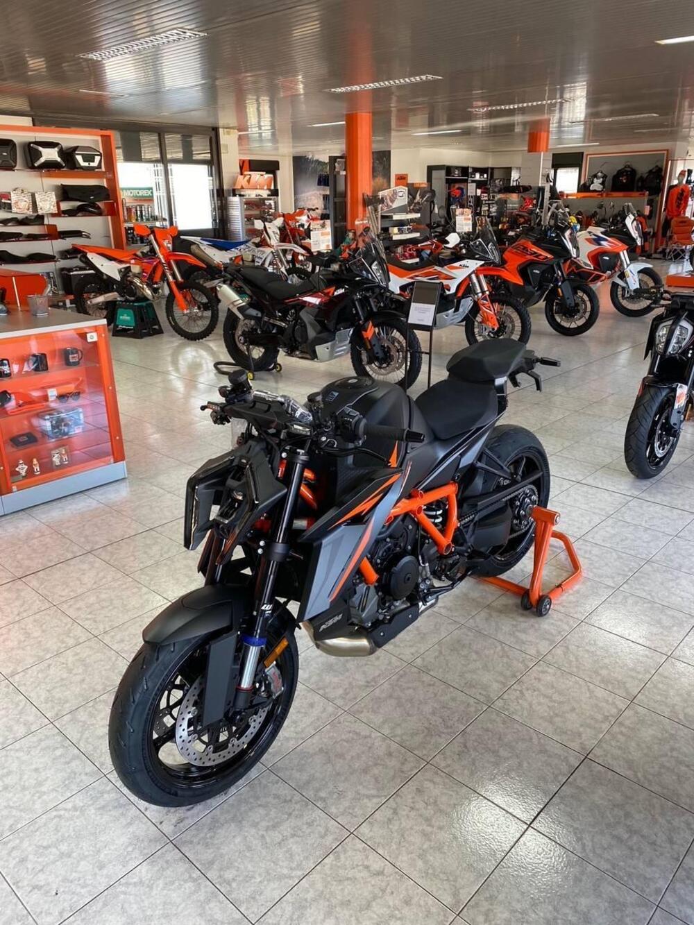 KTM 1390 Super Duke R (2024 - 26) (2)