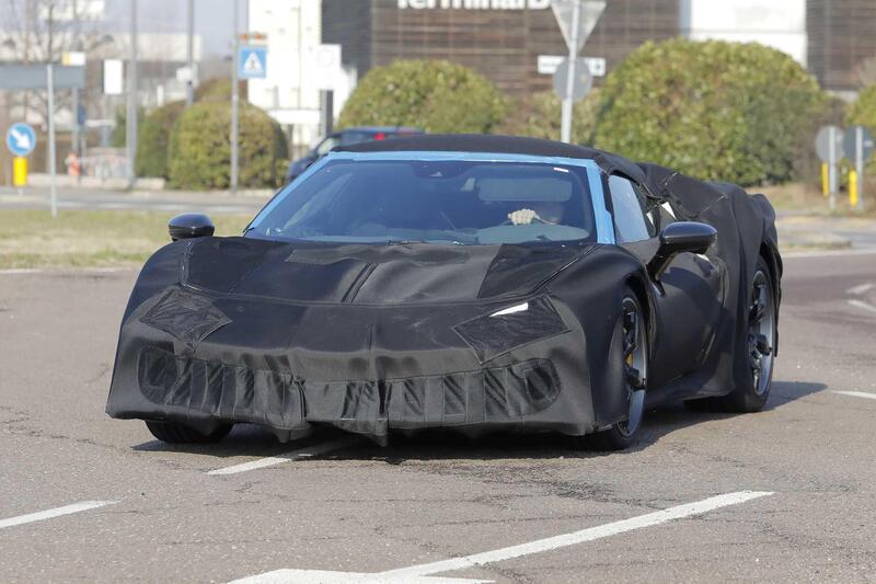Ferrari 296 Versione Speciale: la nuova evoluzione della supercar ibrida di Maranello [Foto Spia]
