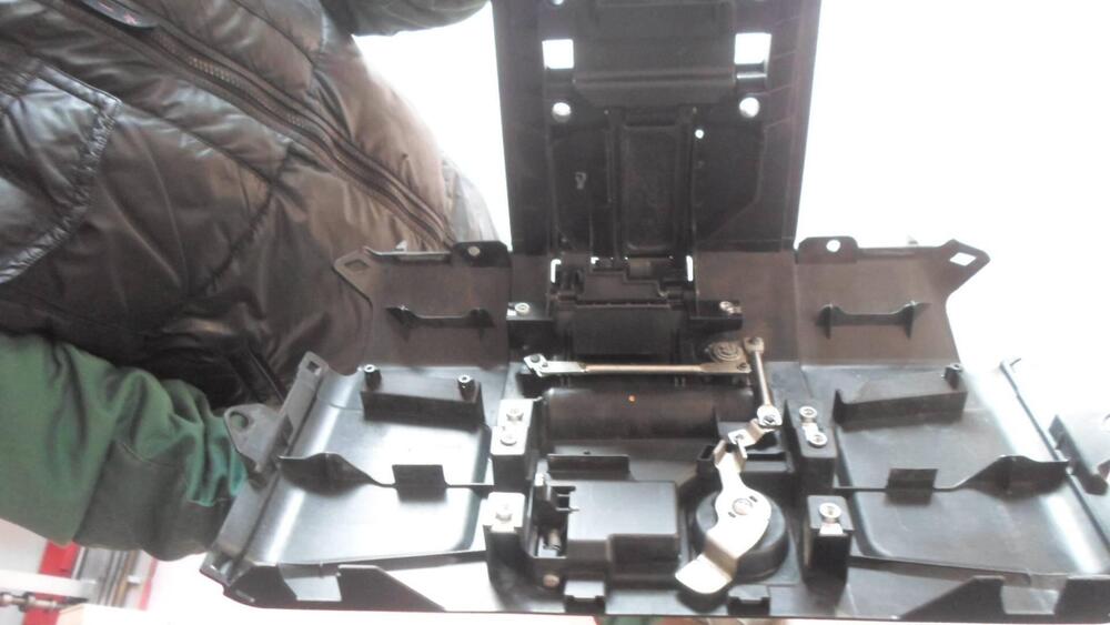 SERRATURA BAULE 58L AFRICA TWIN 1100 Honda (3)