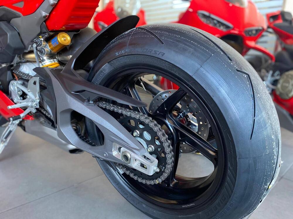 Ducati Panigale V4 S (2025) (14)