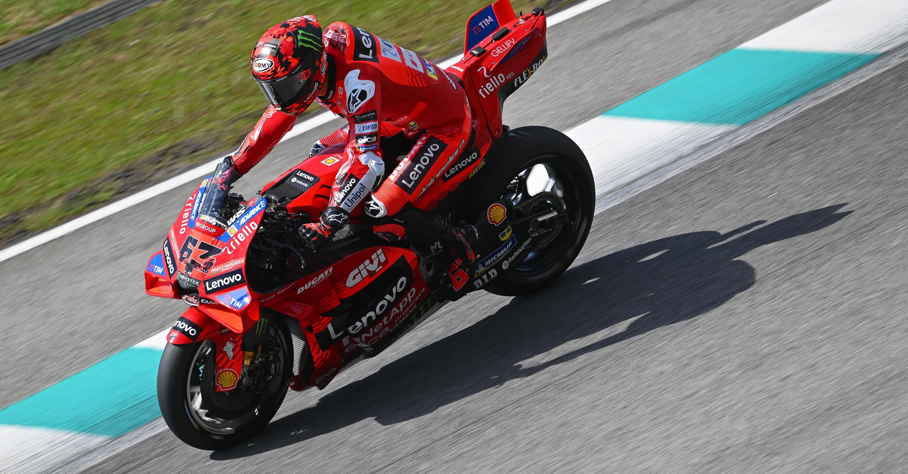 MotoGP 2025. Test di Sepang. Pecco Bagnaia spiega pro e contro della ...